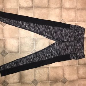 Black & White Leggings with Pockets
